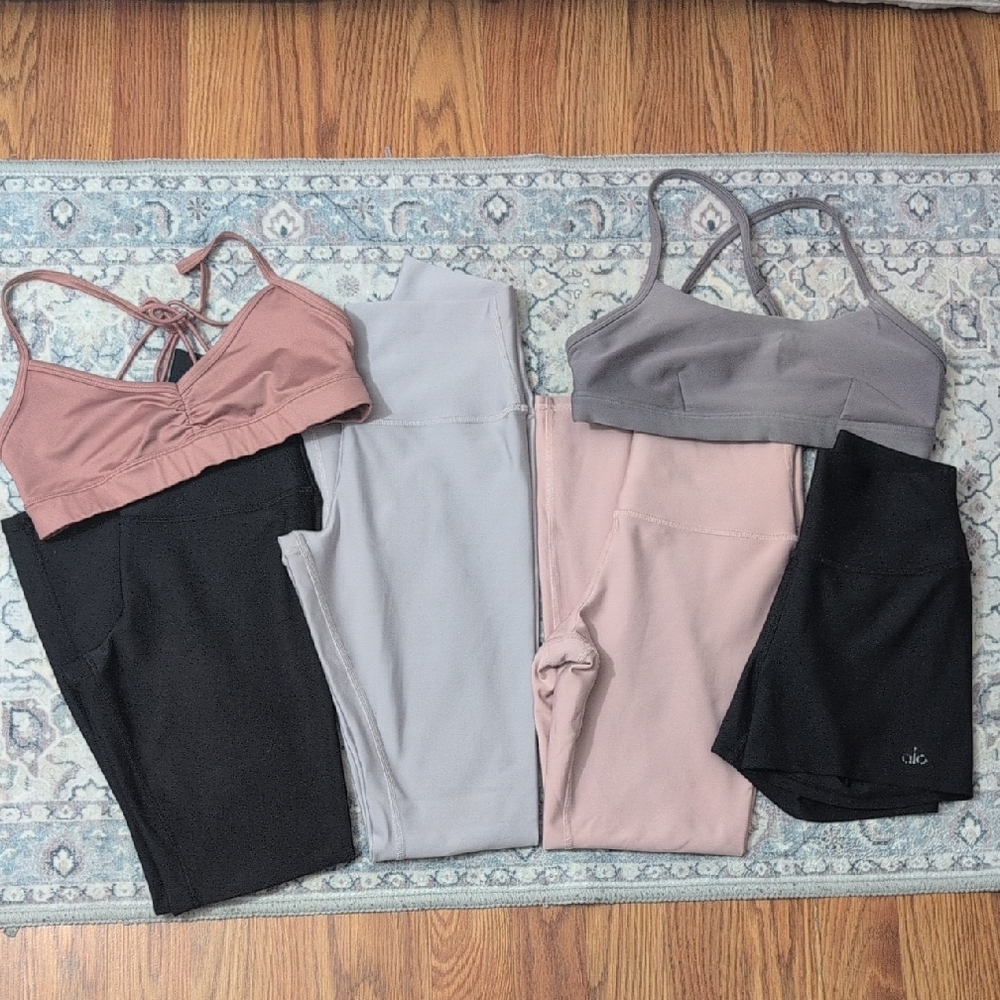 Set of Athletic Bras and Leggings in Black, Gray, and Pink